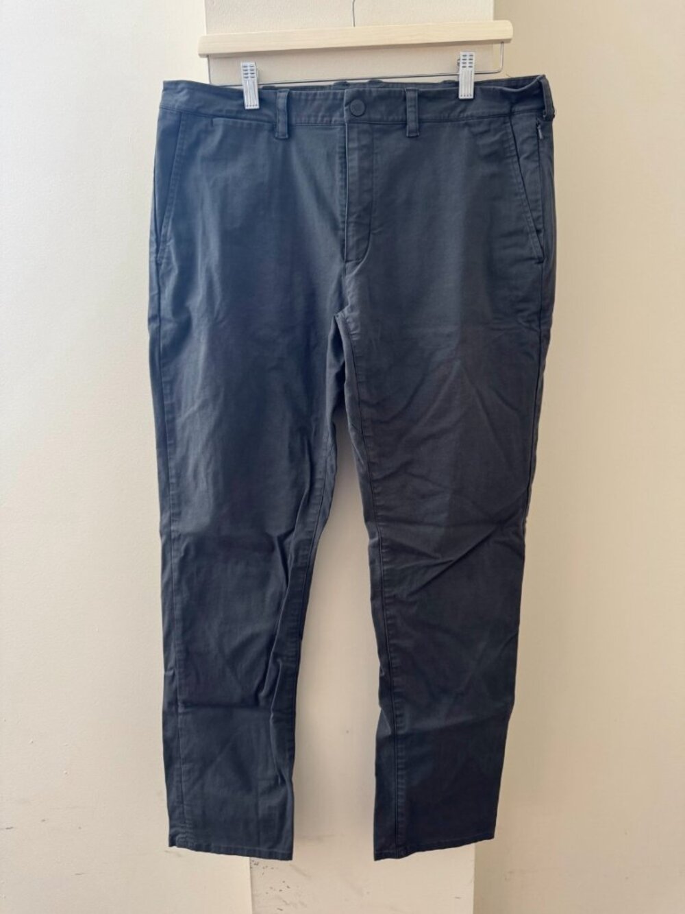 Mack Weldon Stretch Chino Pants Men's 34x32 Charcoal Gray Slim